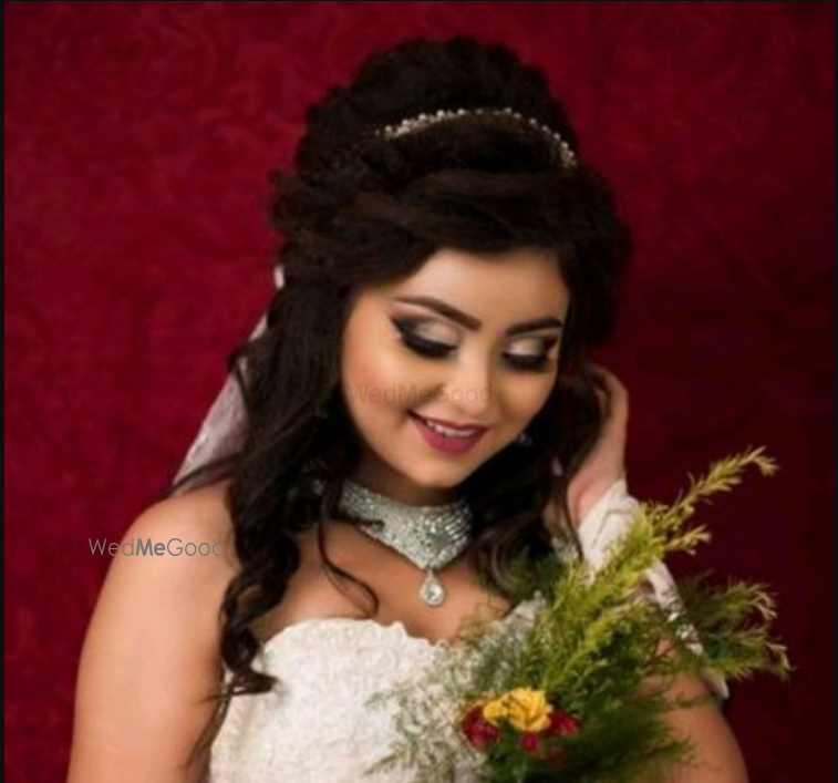 Photo By Makeovers by Deeksha - Bridal Makeup