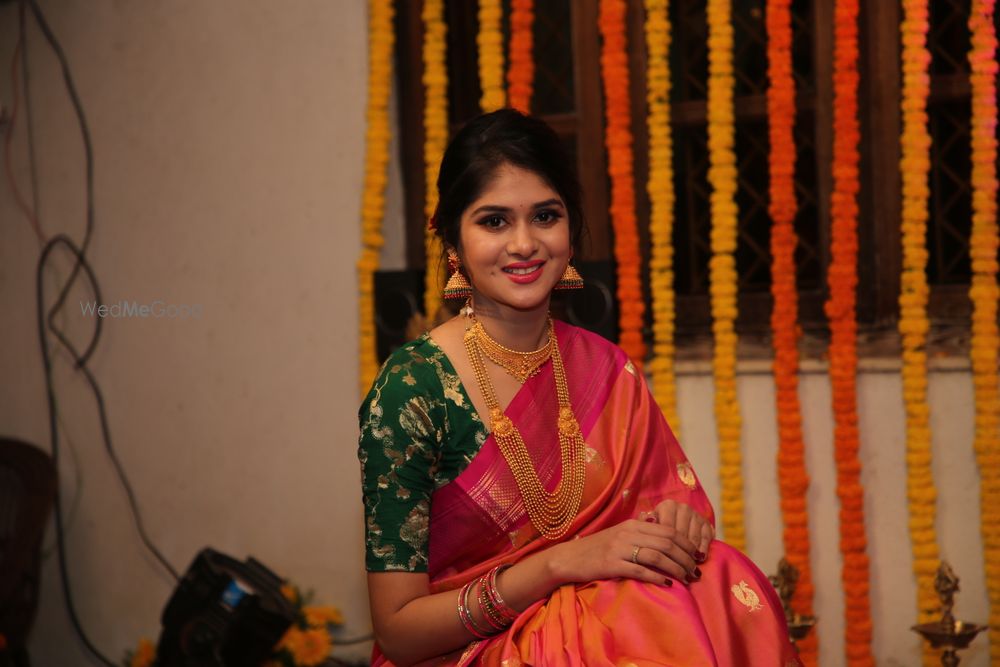 Photo By Radhika Agrawal - Bridal Makeup