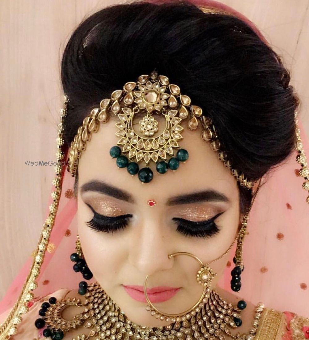 Photo By Makeovers By Heena - Bridal Makeup