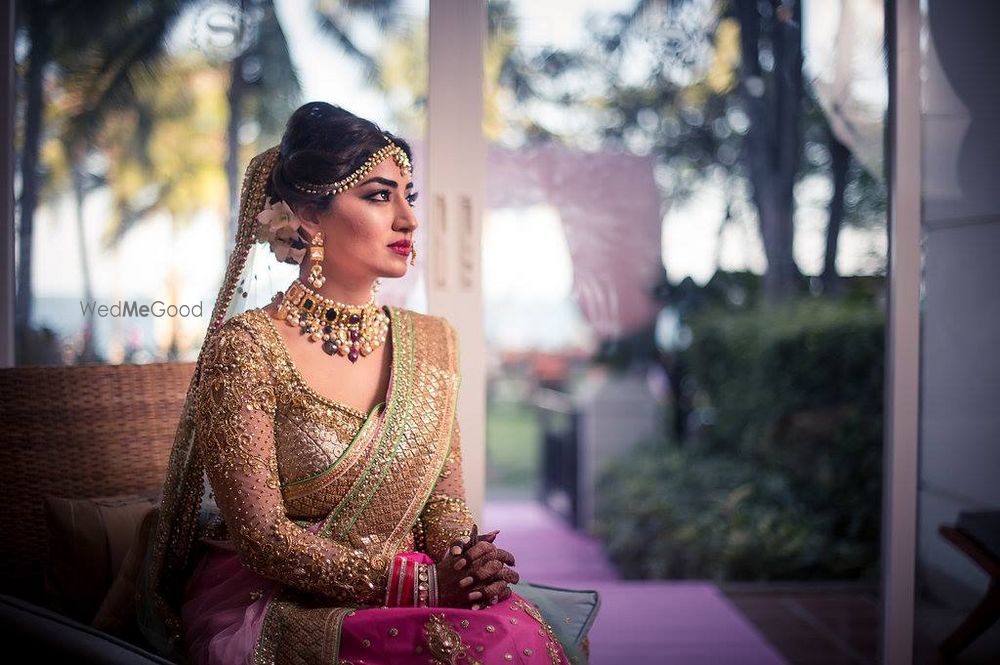 Photo of Candid Bridal Portrait in Mint and Pink