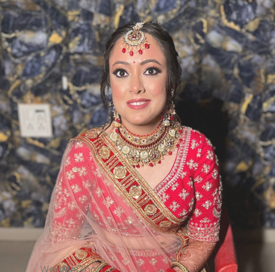 Photo By Aayushi Makeovers - Bridal Makeup