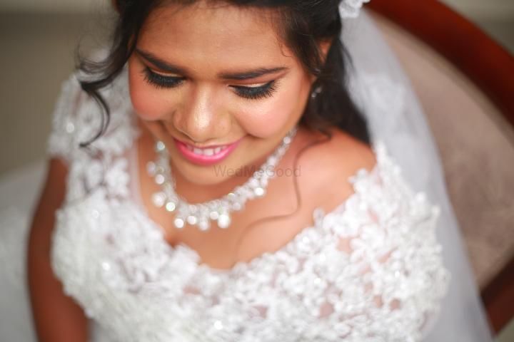 Photo By This Girl Does Makeup by Bhavna Thakur - Bridal Makeup