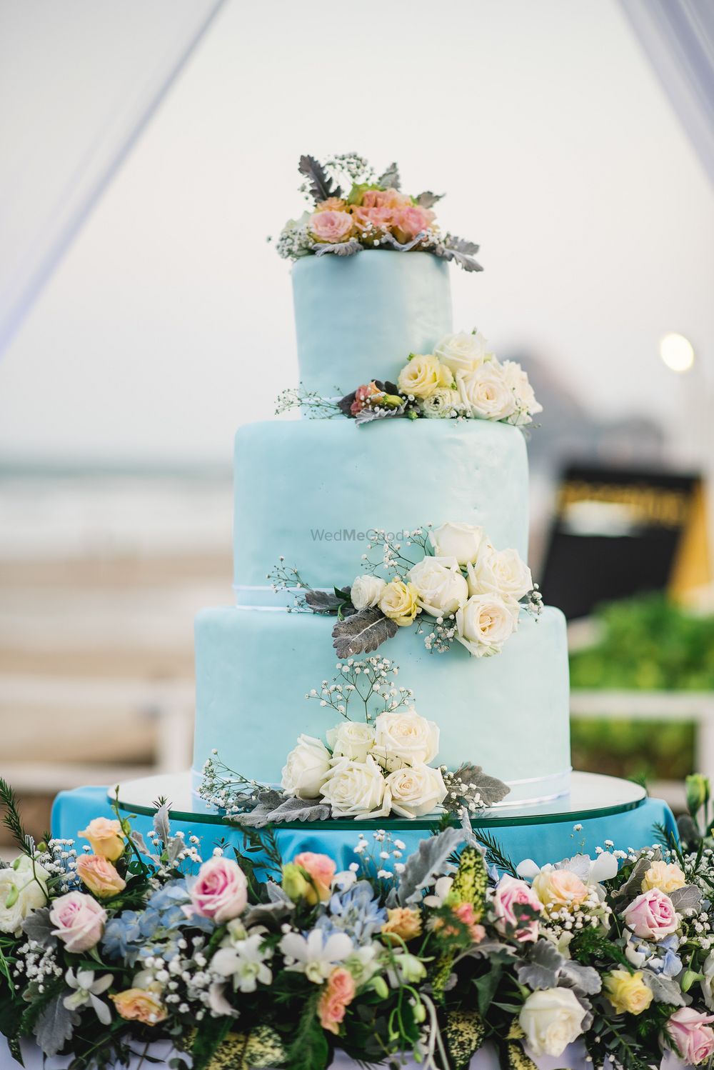 Photo of unique wedding cake