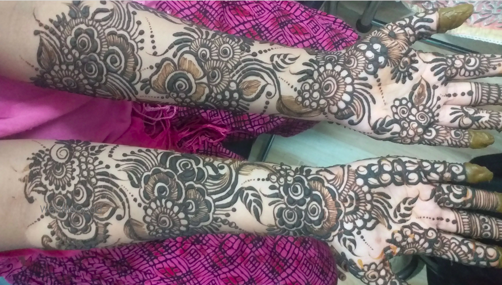 Mehendi Artist Sania Ali