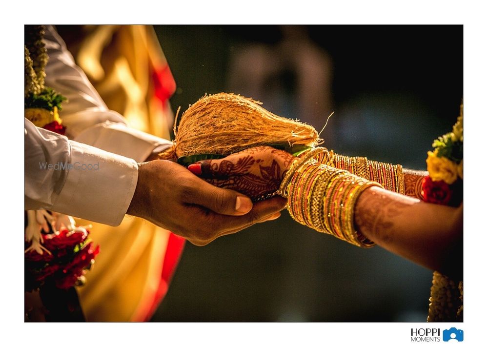 Photo By Hoppi Moments - Photographers