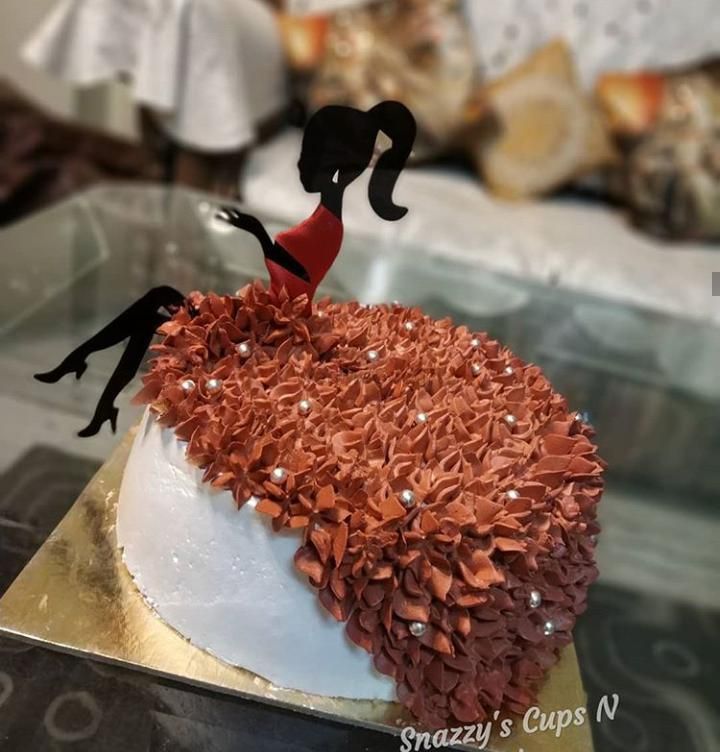 Photo By Snazzy's Cups & Cakes - Cake