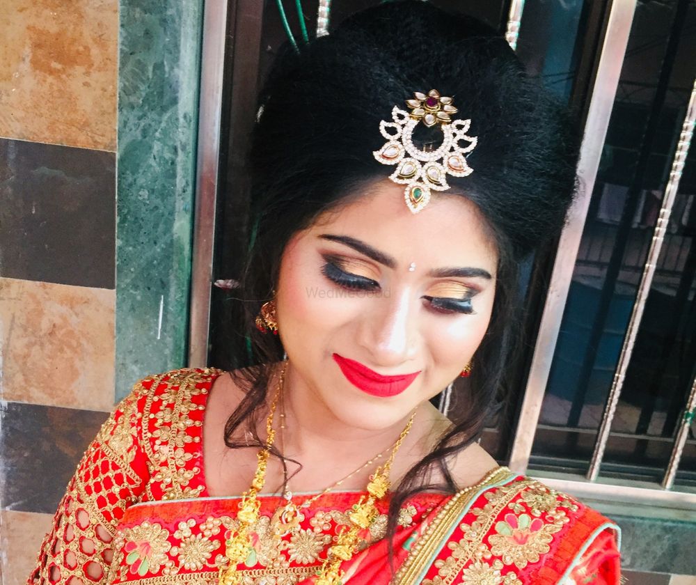 Professional Makeup Artist Mohini Bhoir
