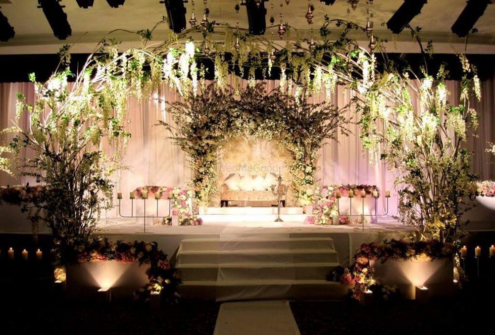 Photo of white theme stage decor