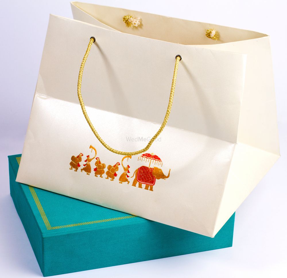 Photo of elephant motif bag