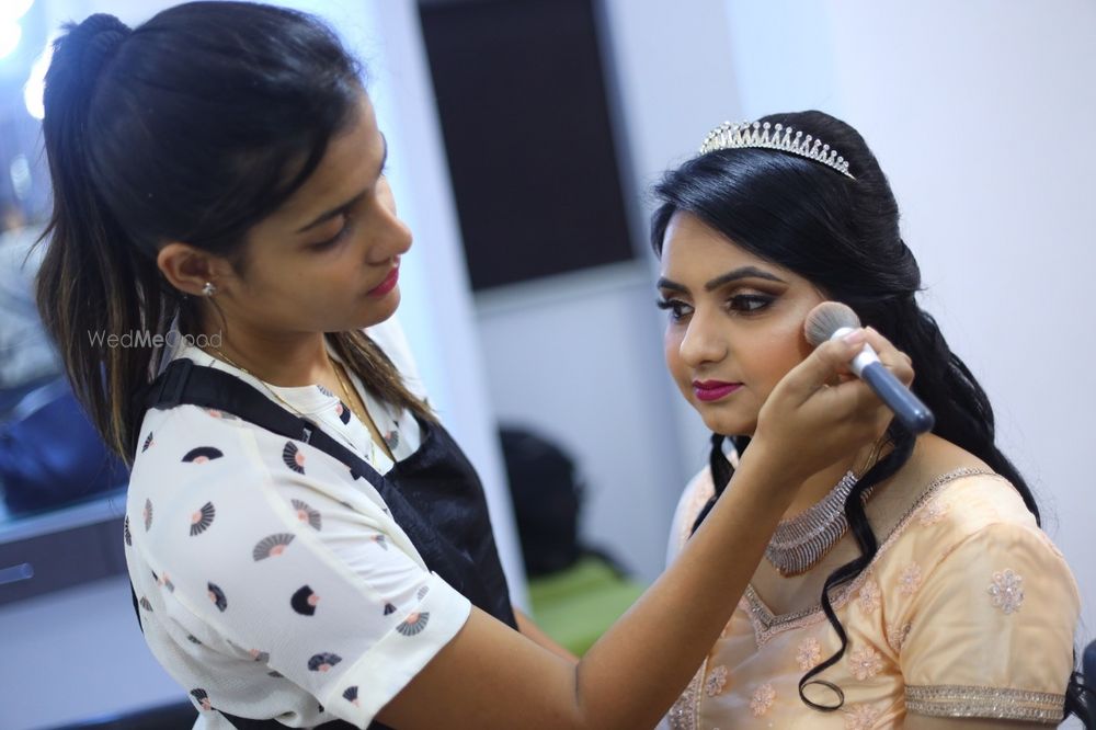 Photo By Swati's Beauty Salon Spa and Training Institute - Bridal Makeup