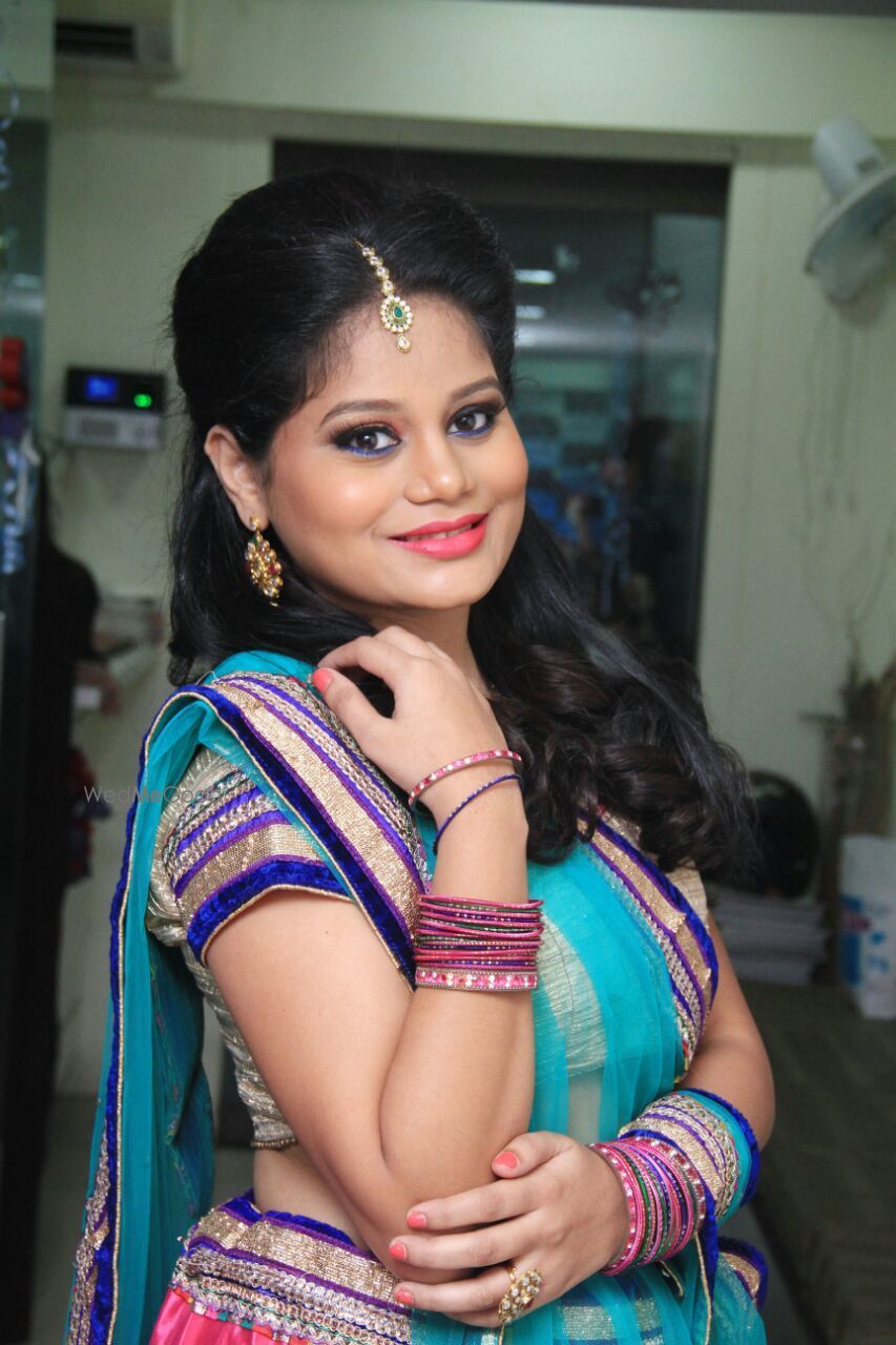 Photo By Looks by Ruchi - Bridal Makeup