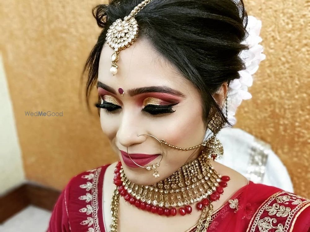 Bhavya Wadhwa Makeup Artist