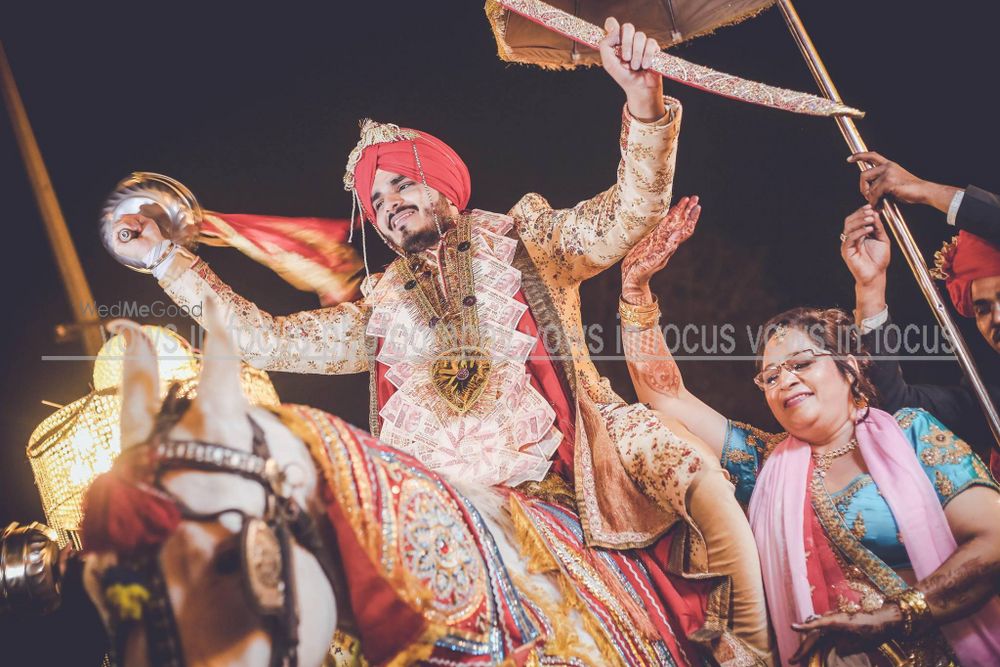 Photo By Vows In Focus - Cinema/Video