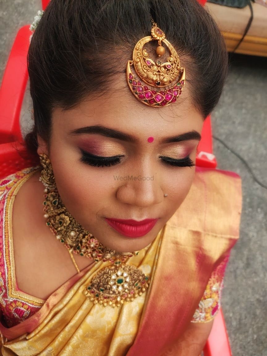 Photo By Me But Better by Swati Rathor - Bridal Makeup