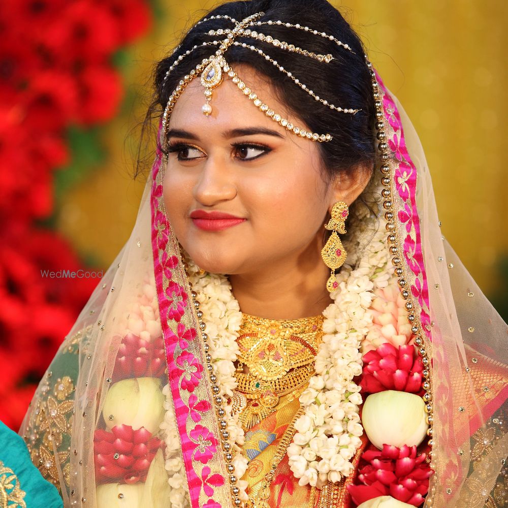 Photo By Janani Mohan Makeovers - Bridal Makeup