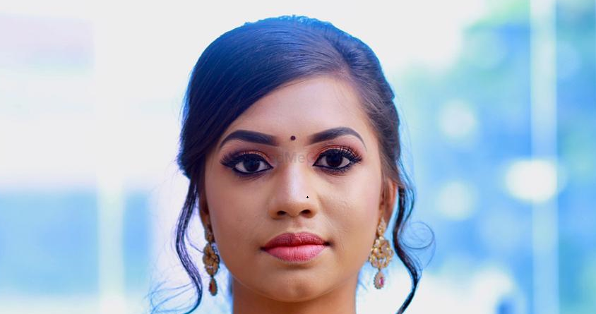 Photo By Makeovers by Mahashri - Bridal Makeup
