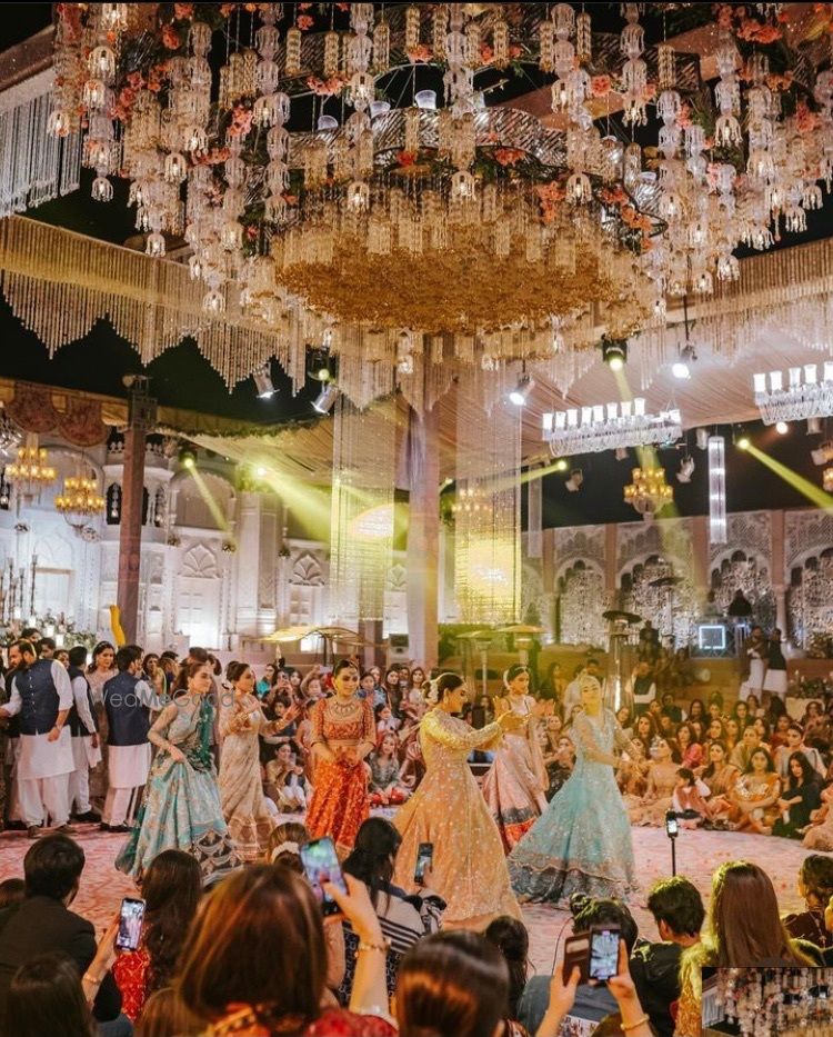 Photo By RC Wedding Vibes - Sangeet Choreographer