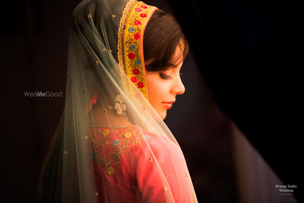 Photo By Strange Sadhu Weddings - Photographers