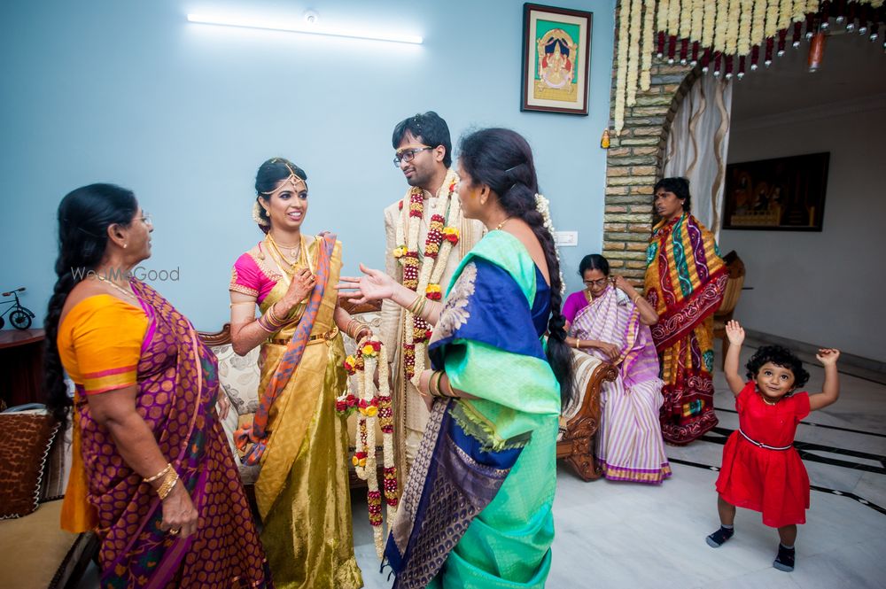 Photo By Mere Shadows Weddings - Photographers