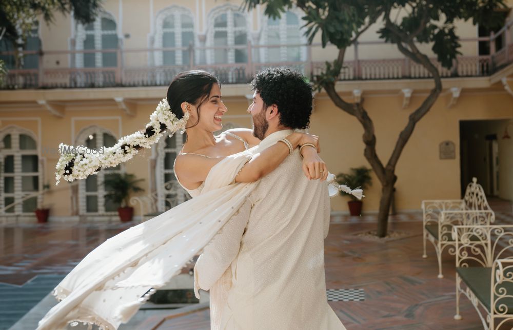 Photo By Memoirs Photography - Photographers