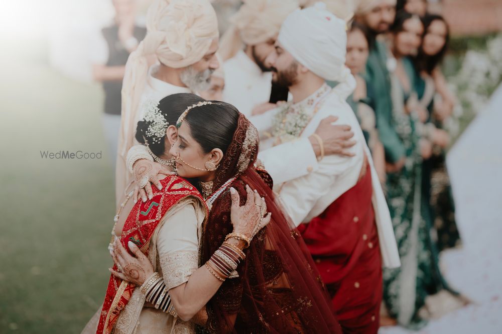 Photo By Memoirs Photography - Photographers