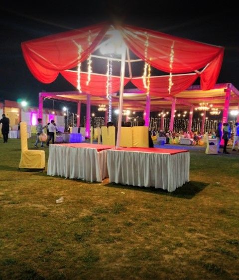Photo By Red Carpet Resort - Venues