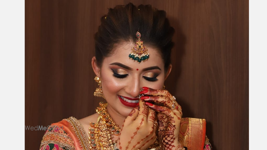 Dejavu Makeup By Vinni
