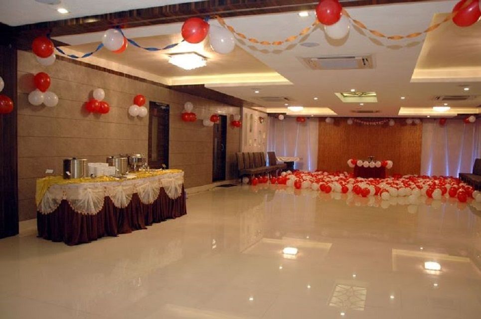 Alinea Restaurant and Banquet