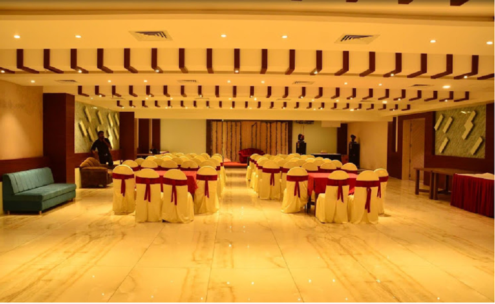 Red Carlton Hotel & Banquets