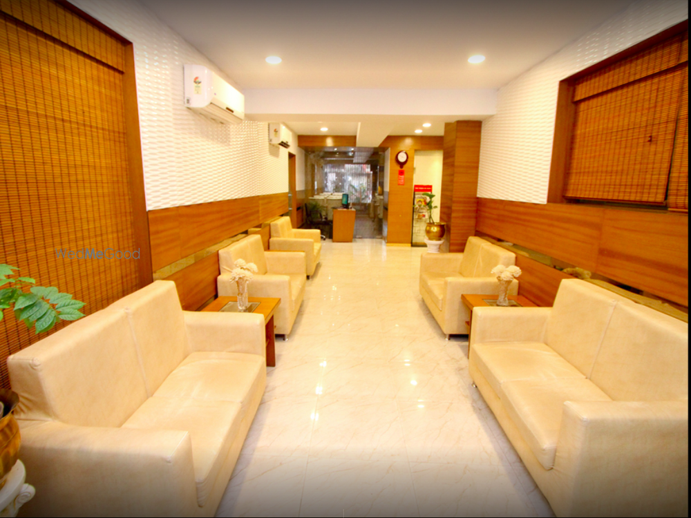 Photo By Hotel Crestwood - Venues