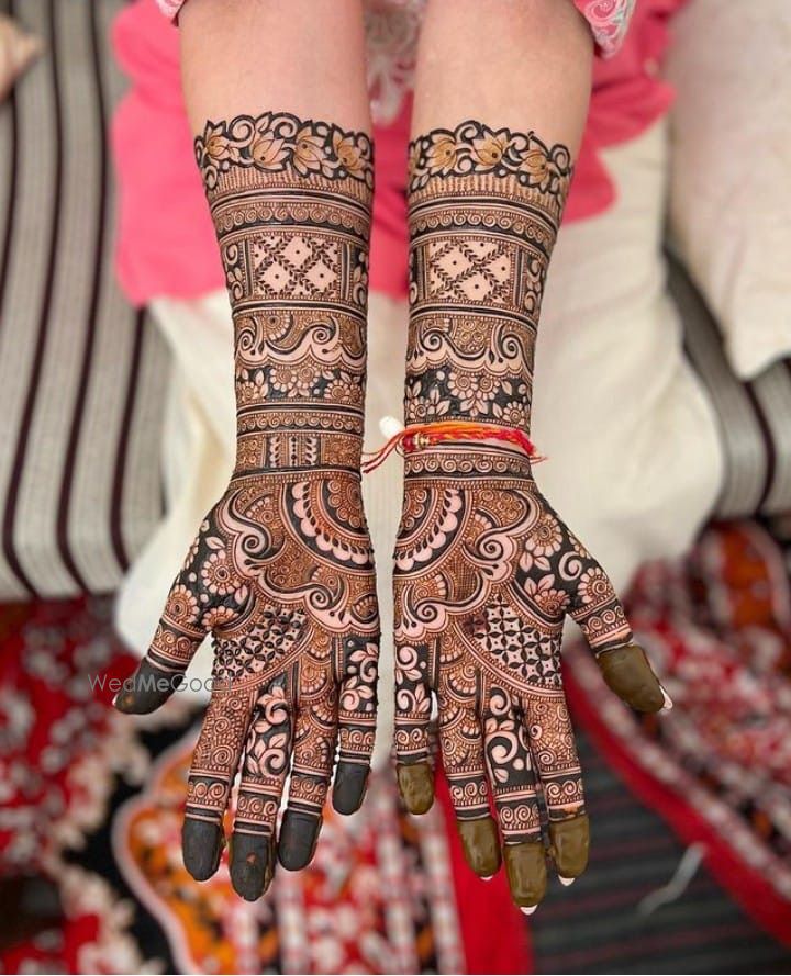 Photo By Laxman Mehendi Artist - Mehendi Artist