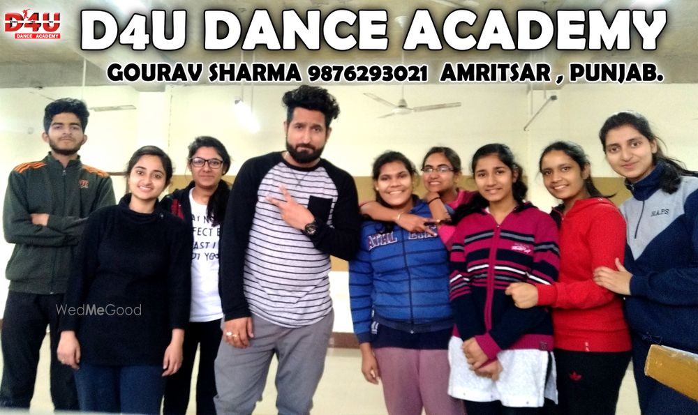 Photo By D4U Dance Academy - Sangeet Choreographer