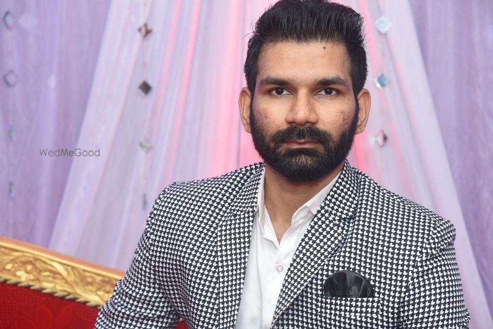 Photo By Omkar Hirloskar Photographer - Photographers