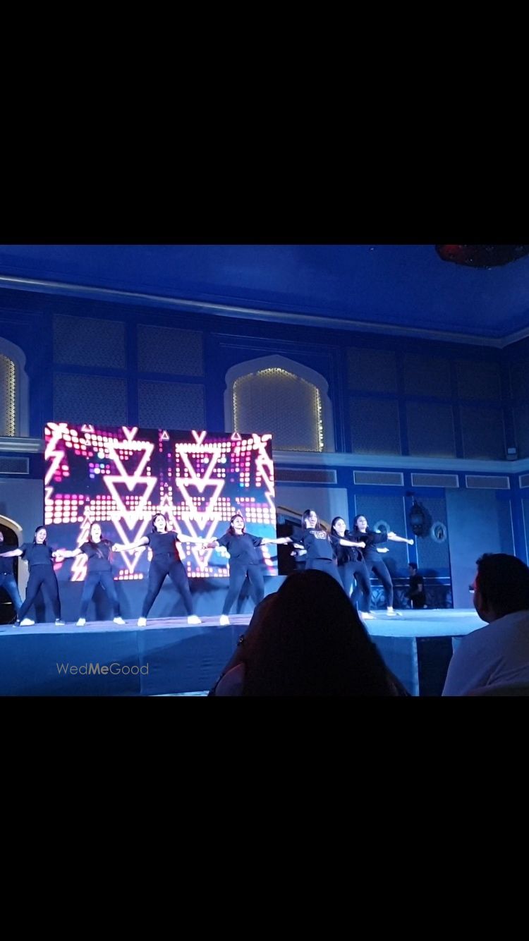 Photo By Dance it Out With DB - Sangeet Choreographer
