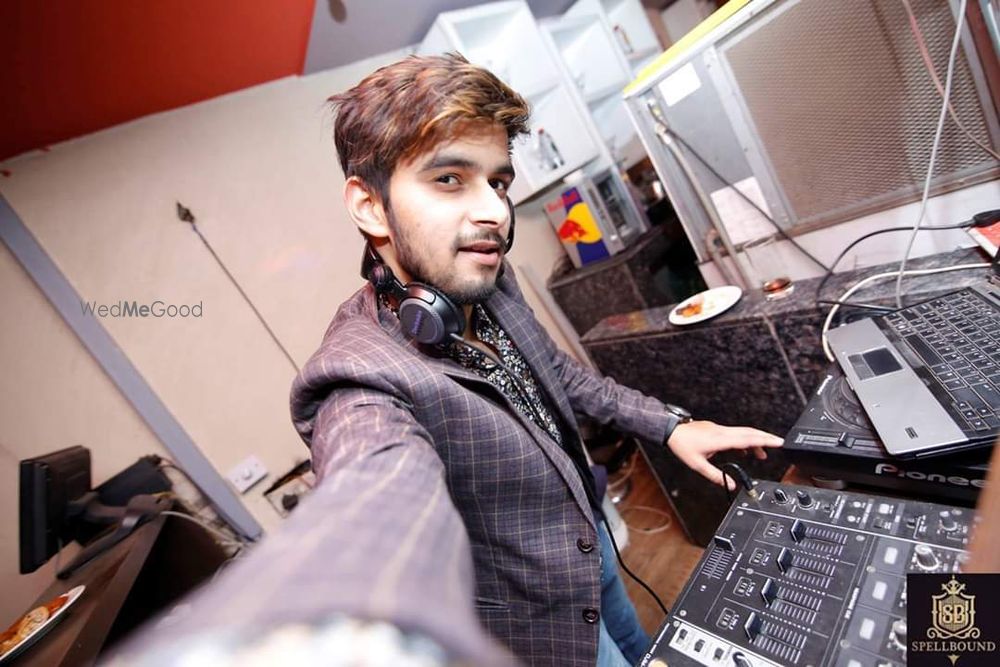 Photo By Dj Vaibhavv Raajput - DJs