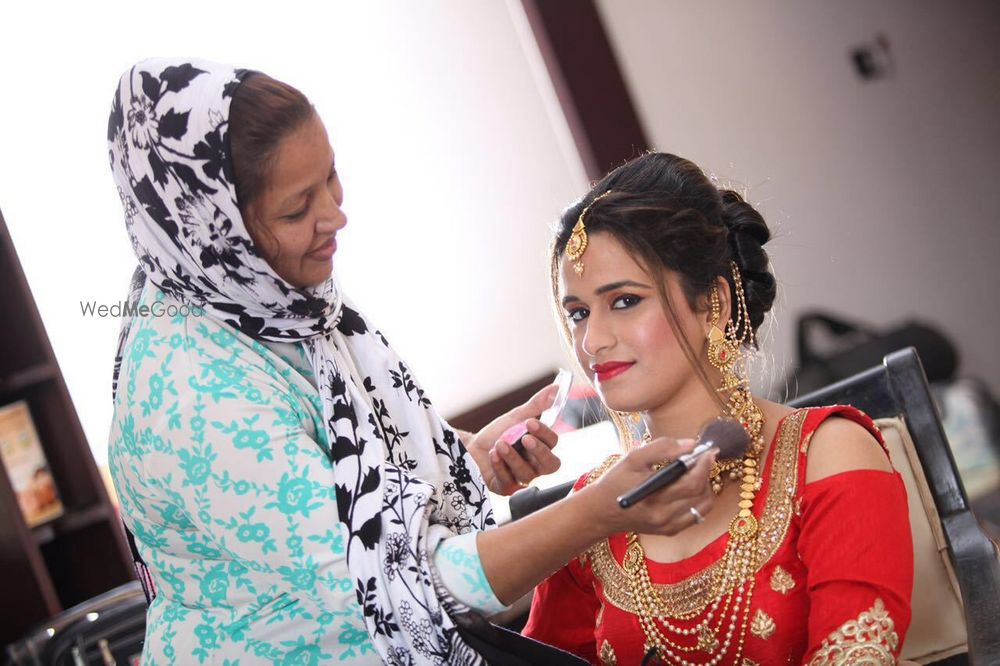 Photo By Aamna's Beauty Studio - Bridal Makeup