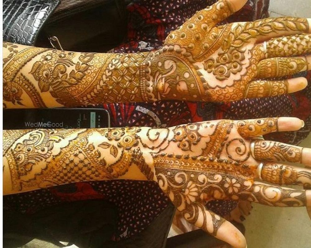 Hunny Mehendi Artist