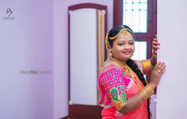 Photo By Thathrupam Wedding Stories - Photographers