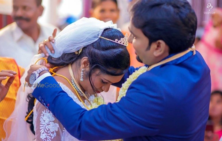 Photo By Thathrupam Wedding Stories - Photographers