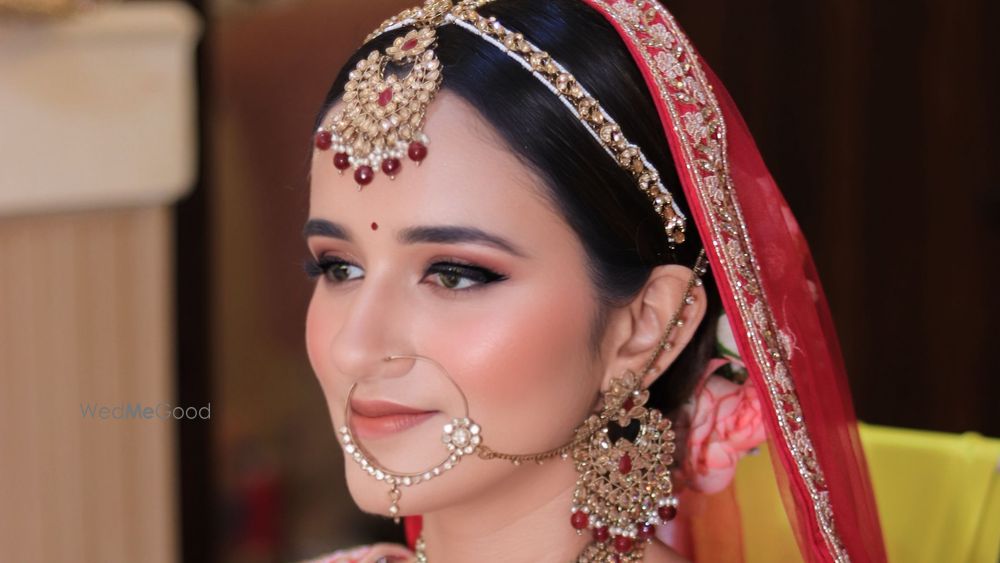 Reshu Nagpal Makeup