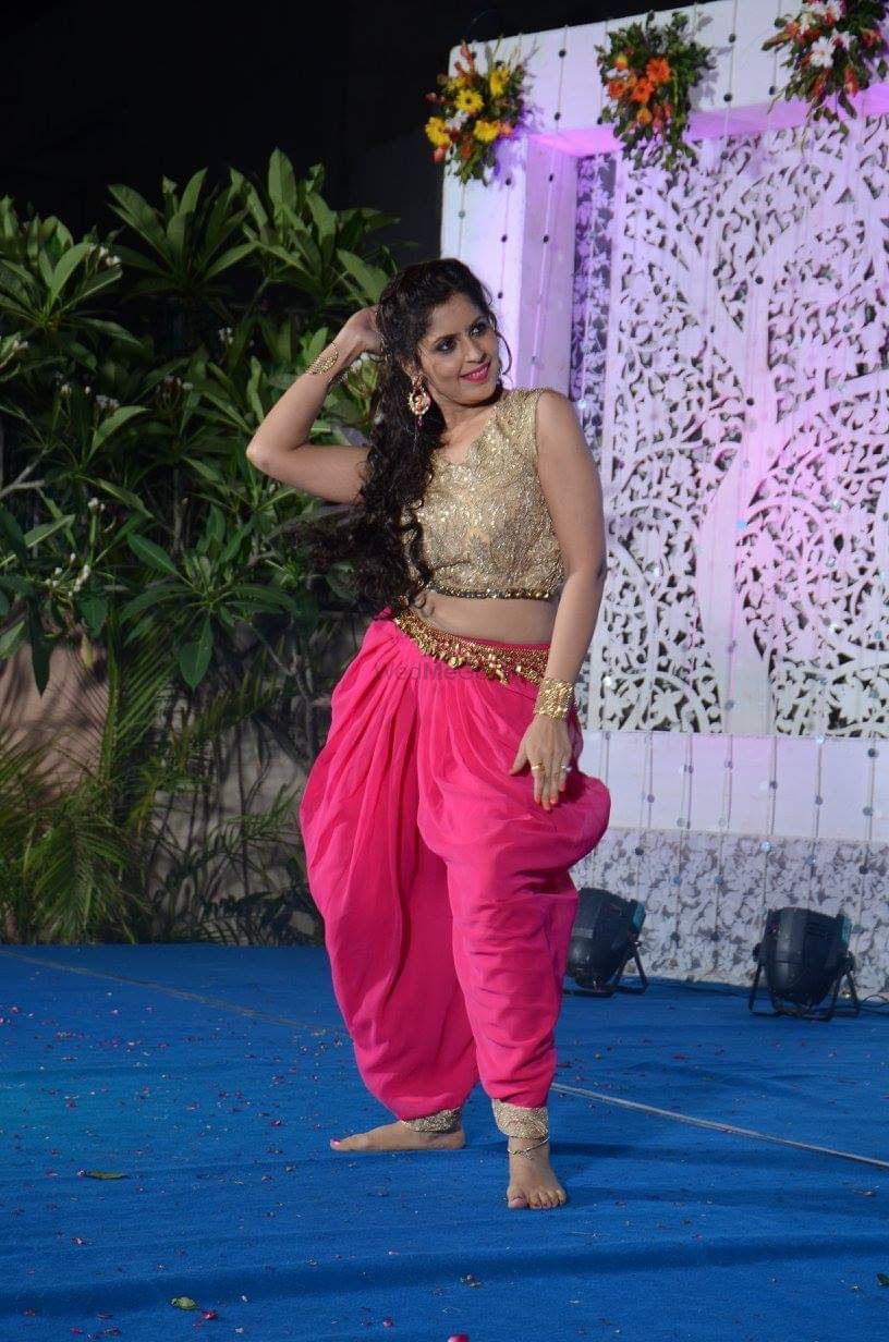 Photo By Kanika's Dance Covers - Sangeet Choreographer