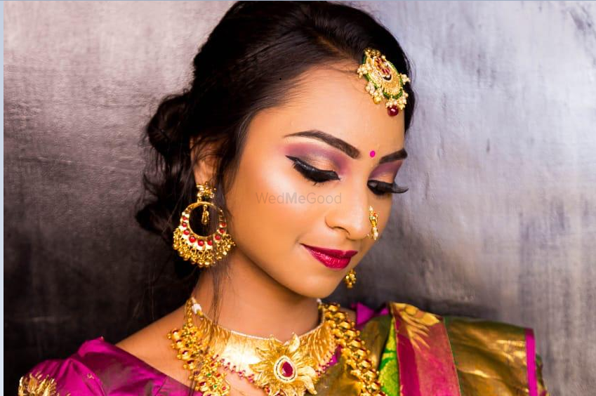 Makeup Artist Sanskruti Ghule