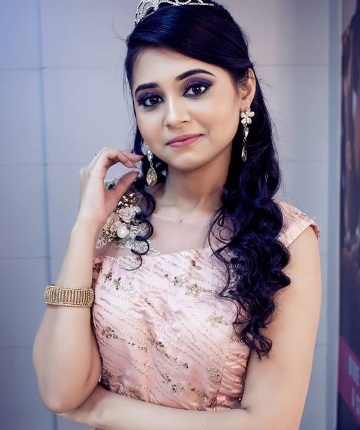 Photo By MUA Shivani - Bridal Makeup