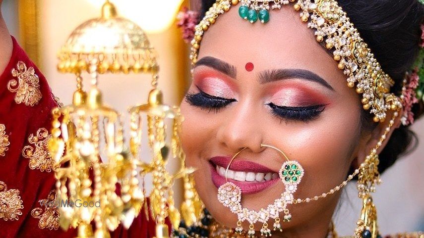 Deepti Officially Makeup Artist