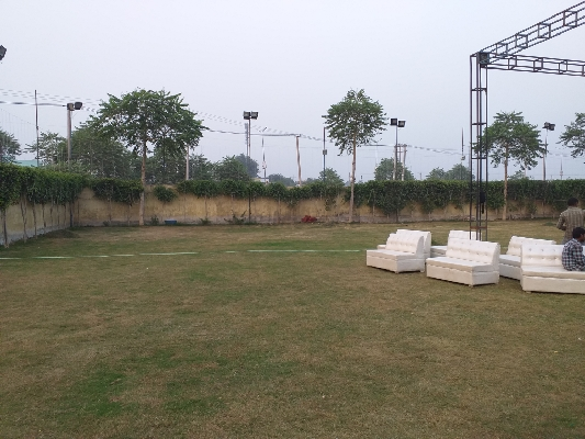 Photo By Golden Green Party Lawn - Venues
