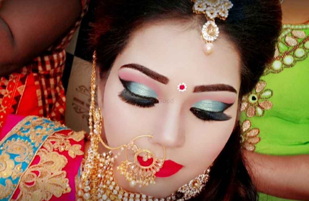 Professional Makeup Artist and Salon Sheza Rimpy