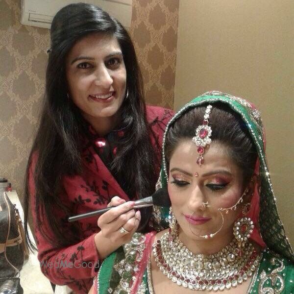 Photo By Richa Malik's Makeovers  - Bridal Makeup