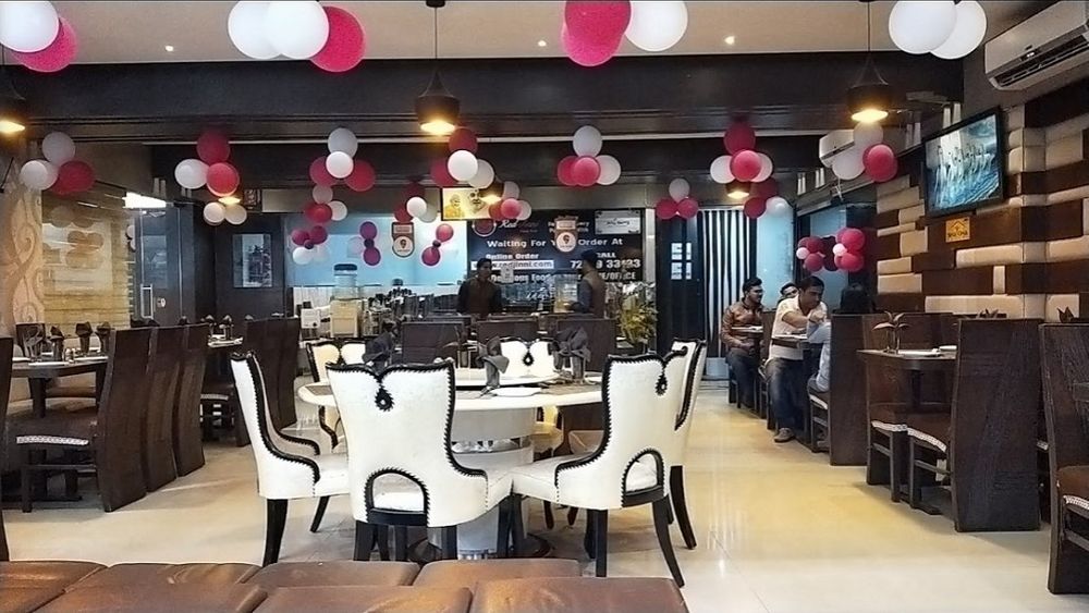 Jelly Berry Restaurant and Banquet Dine