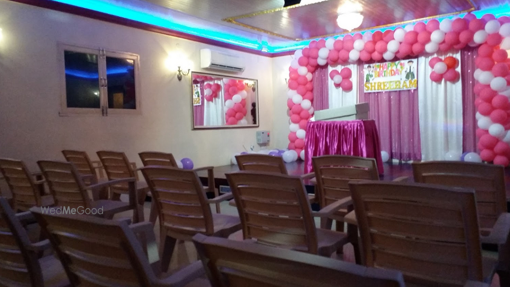 U S Party Hall