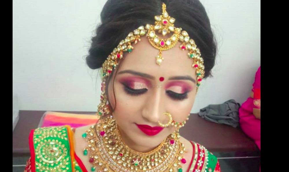 Dhruvi Makeup Artist and Beautician